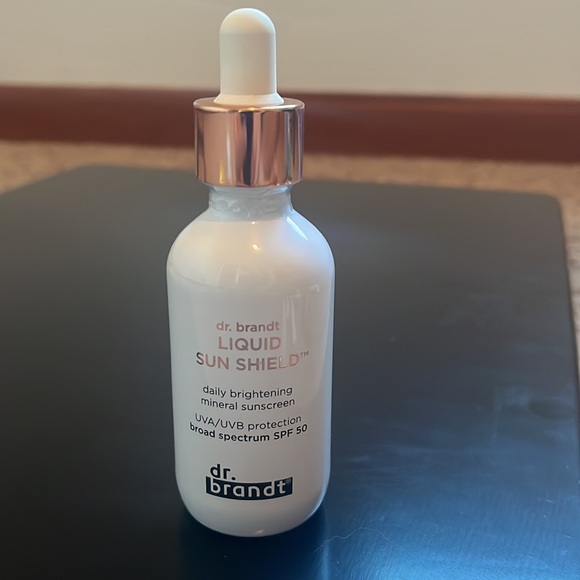 ***SOLD*** Dr Brandt Skincare Liquid Sun Shield Daily Brightening Mineral SPF - Picture 2 of 8